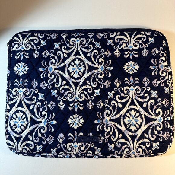 Vera Bradley Bags Vera Bradley Laptop Sleeve Roanoke Navy Quilted 5